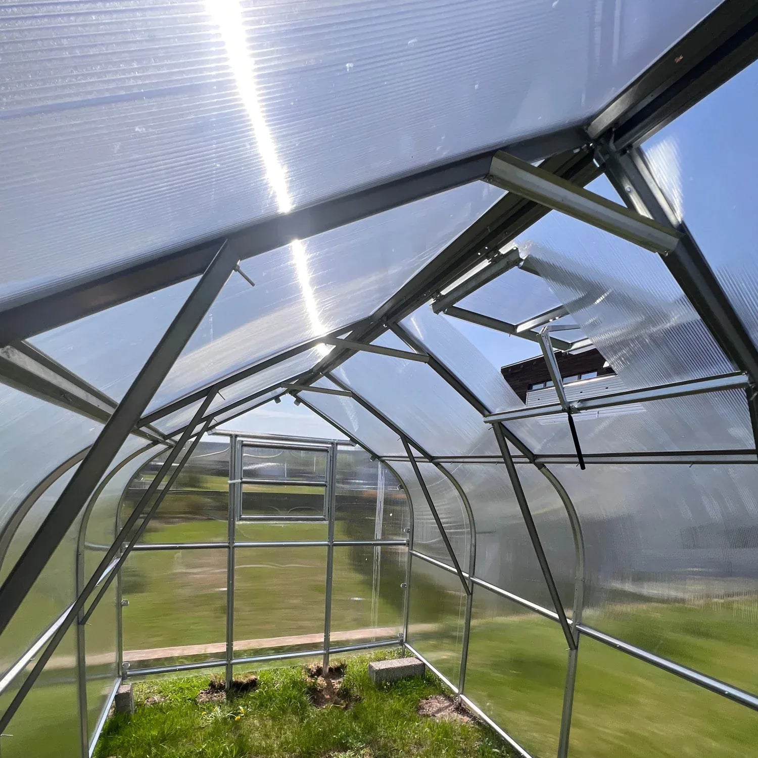 Serre de jardin polycarbonate contemporaine