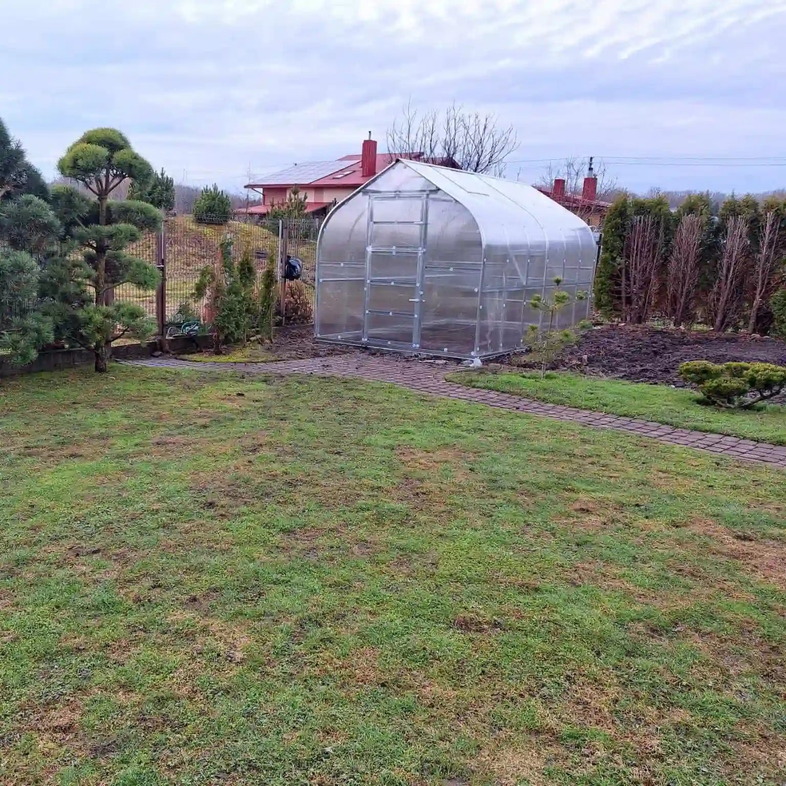 Serre de jardin polycarbonate contemporaine